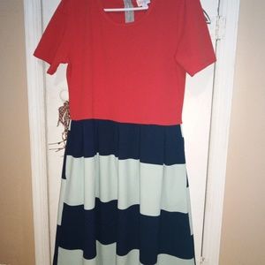 Lularoe Amelia dress size xl color is red and blue